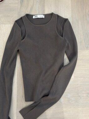 Zara knit cutout brown long sleeve